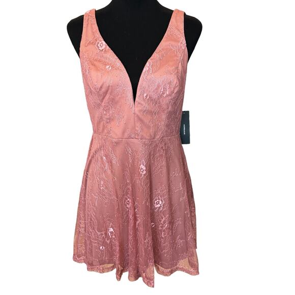New ~ LULU'S ~ Fueled by Love Mauve Pink Lace Skater Dress Size Medium - Picture 3 of 9